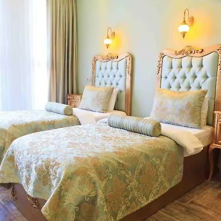 Отель Elegance 4*