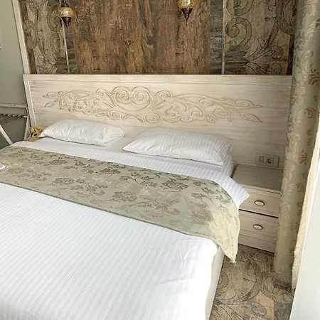 Hotell Elegance 4*