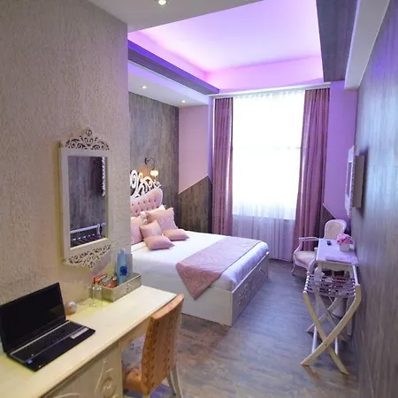 Elegance Hotell 4*