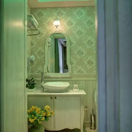 Elegance فندق 4*