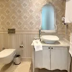 Elegance Hotel